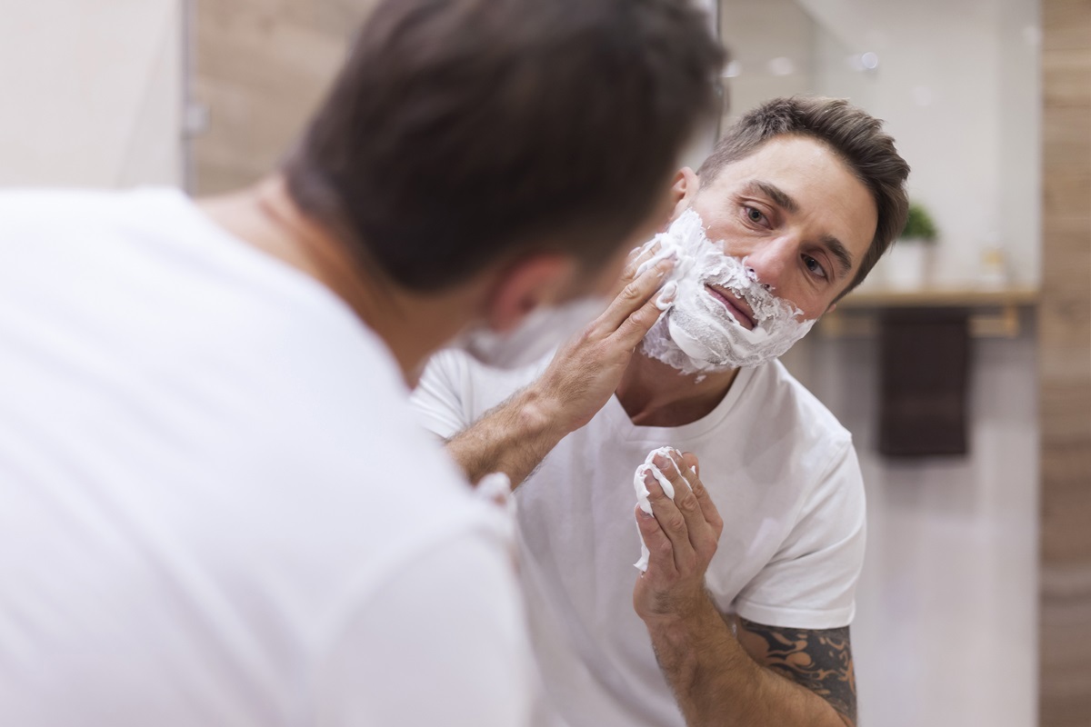 Veja os benefícios e como usar a loção pós barba